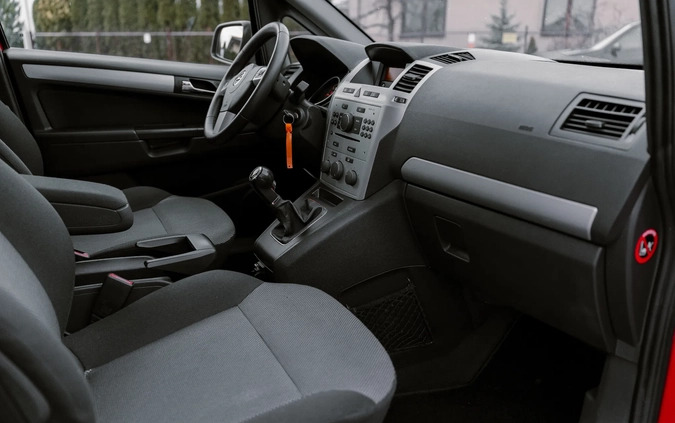Opel Zafira cena 21900 przebieg: 148000, rok produkcji 2013 z Bolesławiec małe 301